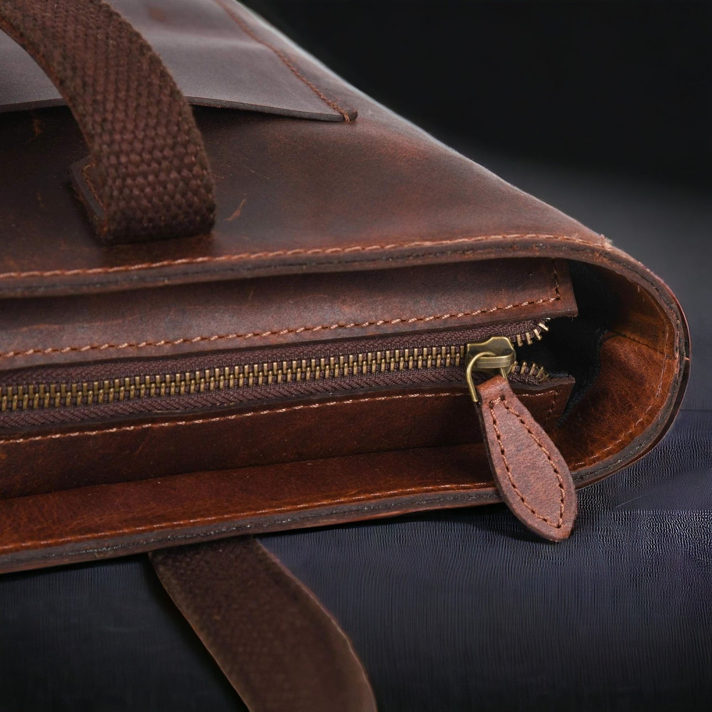 Full-grain Distressed Canadian Leather |Classic Brown Leather Tote Bag