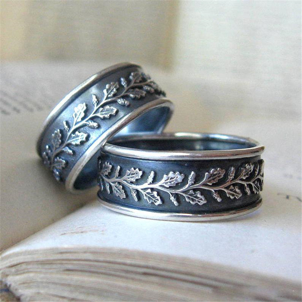European style unisex leaf ring design with intricate leaf patterns in a silver finish