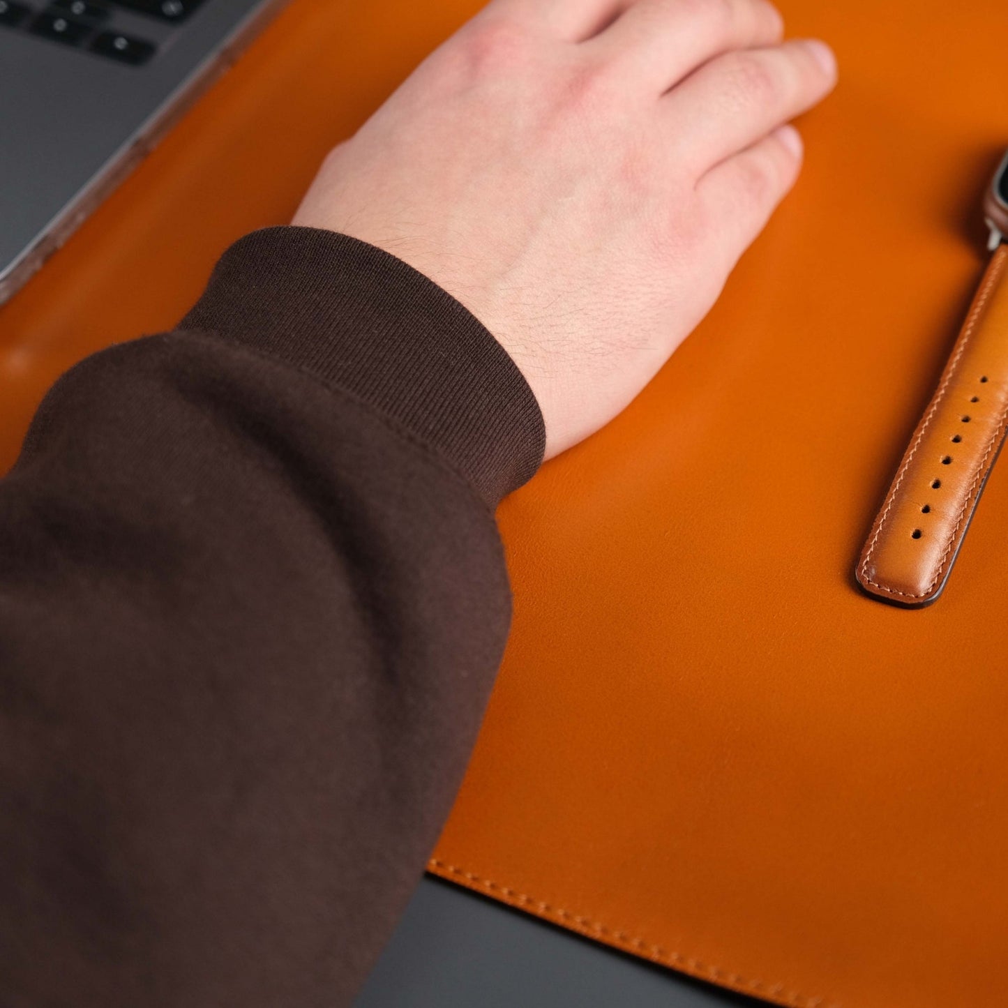 The Jersey Tan — Full-Grain Leather Desk Pad