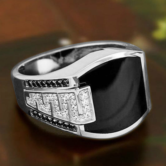 men's elegant black gemstone ring featuring a sleek design with silver accents